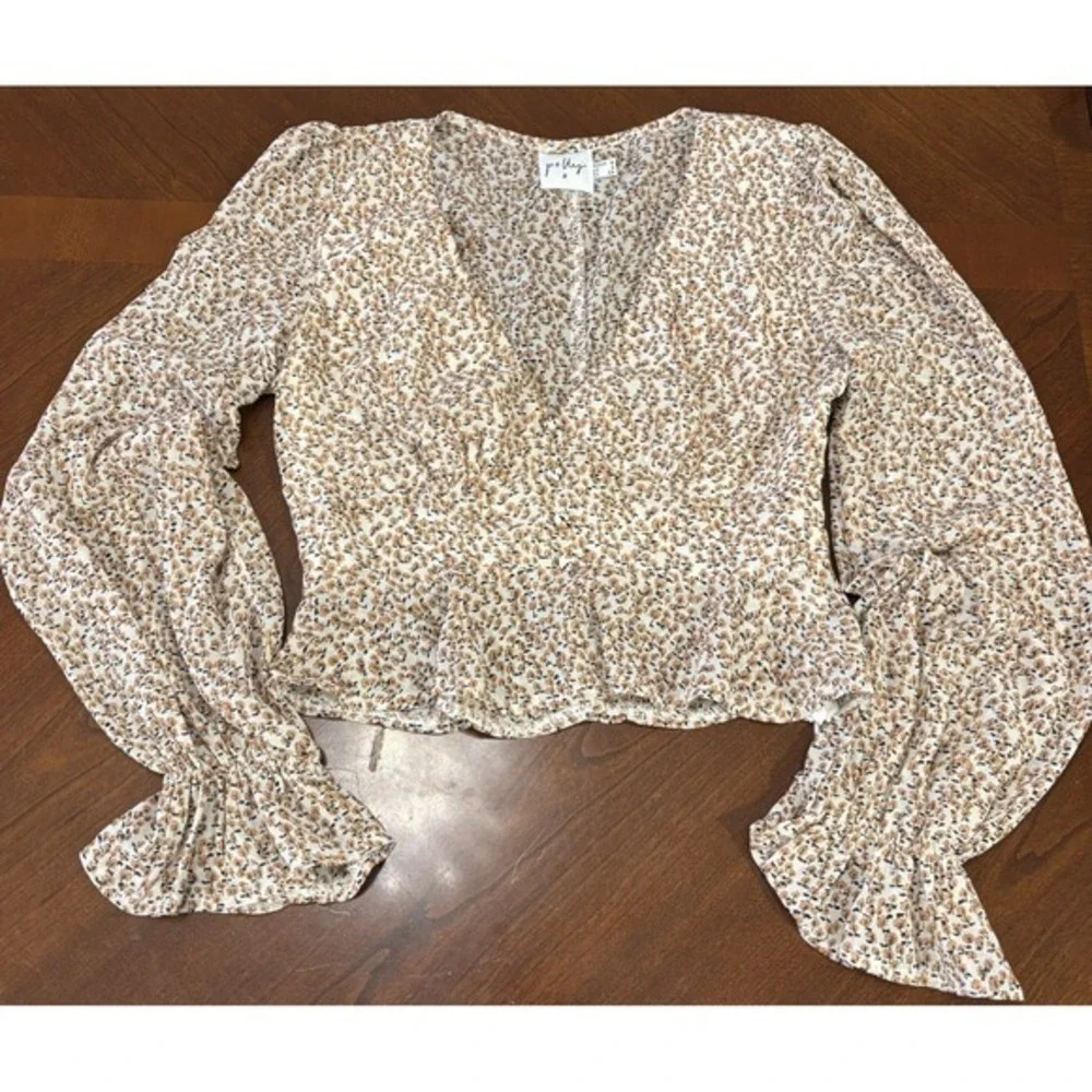 Princess Polly Floral Ruffled‎ Bell Sleeve Crop Top, Size 2 - Picture 2 of 6